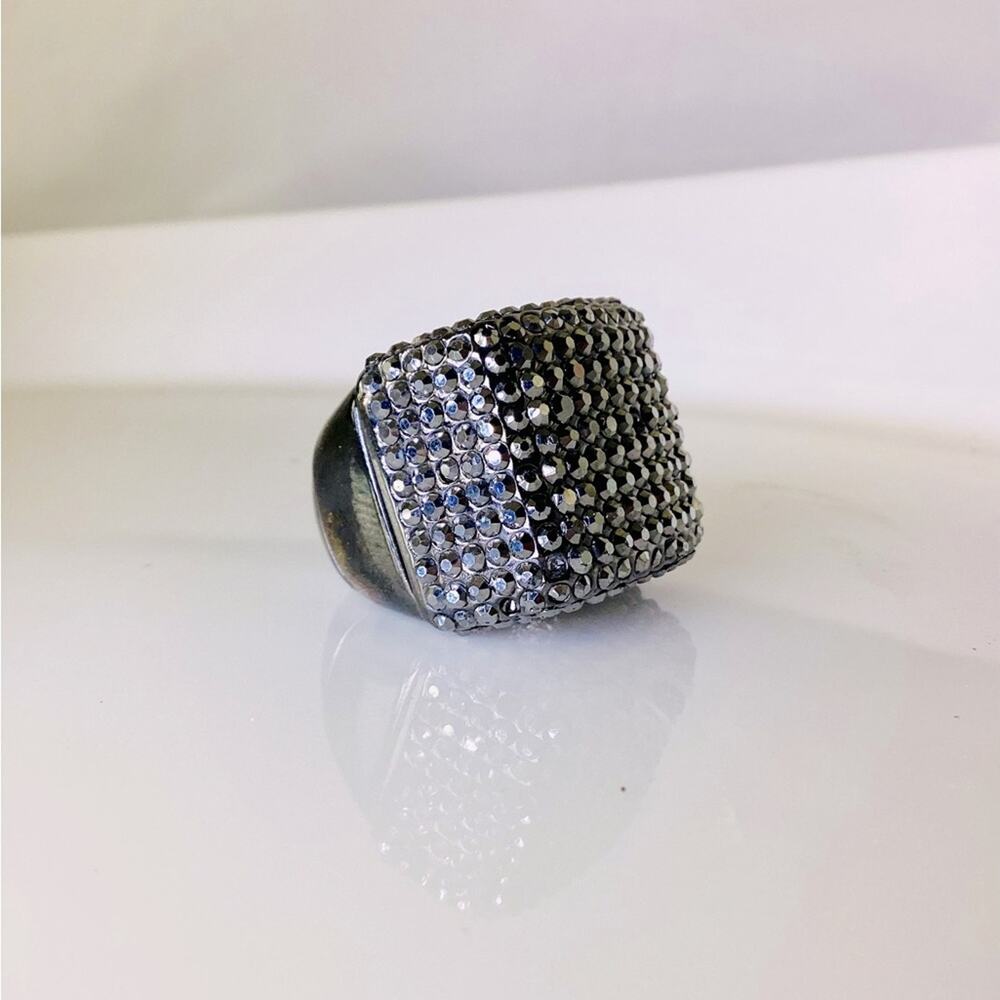 Elegant Pave Crystals Stretch Ring